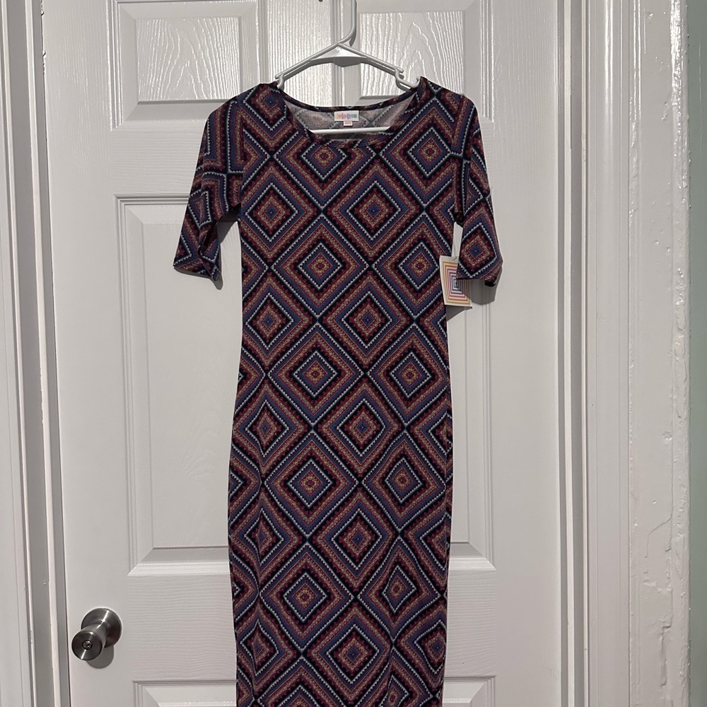 LuLaRoe Purple Sheath Dress 3/4 Sleeve Scoop Neck
